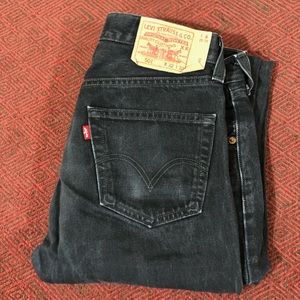 Levi’s 501 33x32 Button Fly